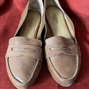 Crown Vintage Brown Women's Loafers size6